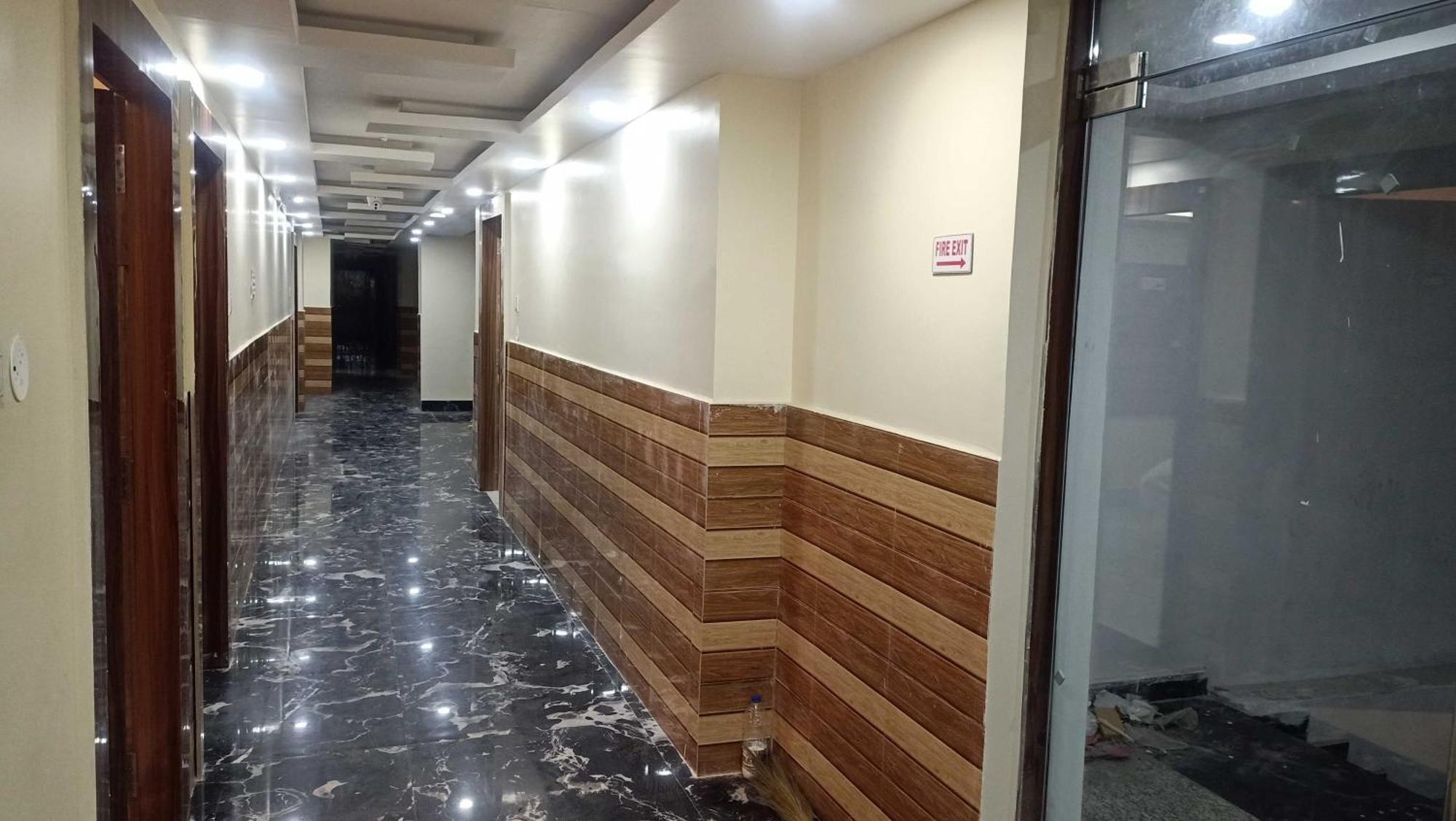 Super Townhouse Bank More Dhanbad Formerly Rise And Dine ภายนอก รูปภาพ
